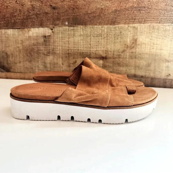 NWOT Gentle Souls By Kenneth Cole Lavern Slip On Platform Sandals - Picture 4 of 7